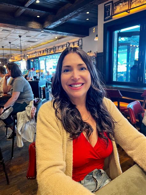 brunette gilf